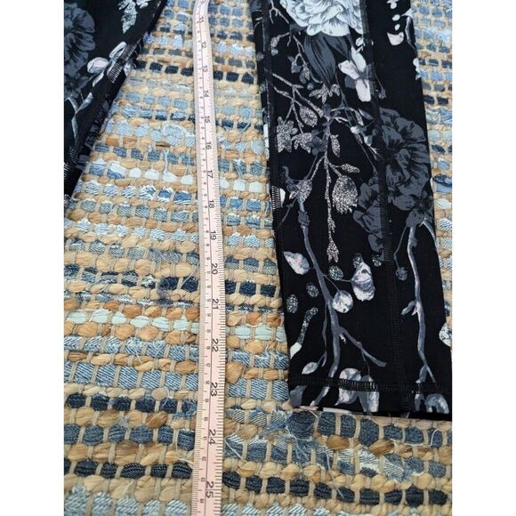 Victoria’s Secret Women’s 10 Incredible Essential Leggings Black Pink Lily - Picture 3 of 7